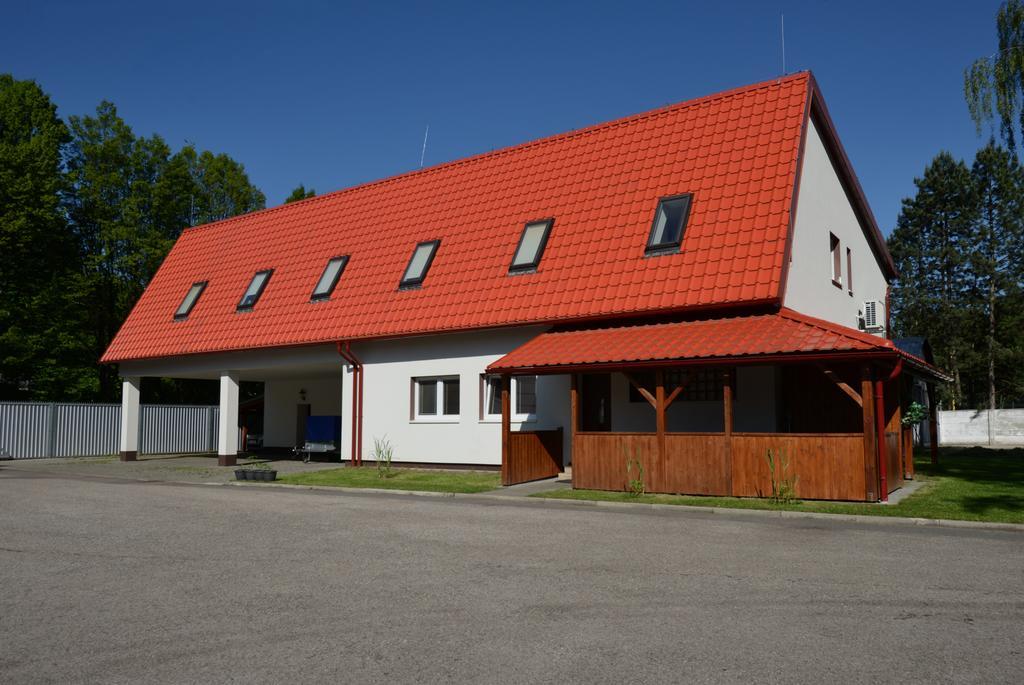 Skolici Stredisko Abena S Ubytovanim Leilighet Ostrava Eksteriør bilde